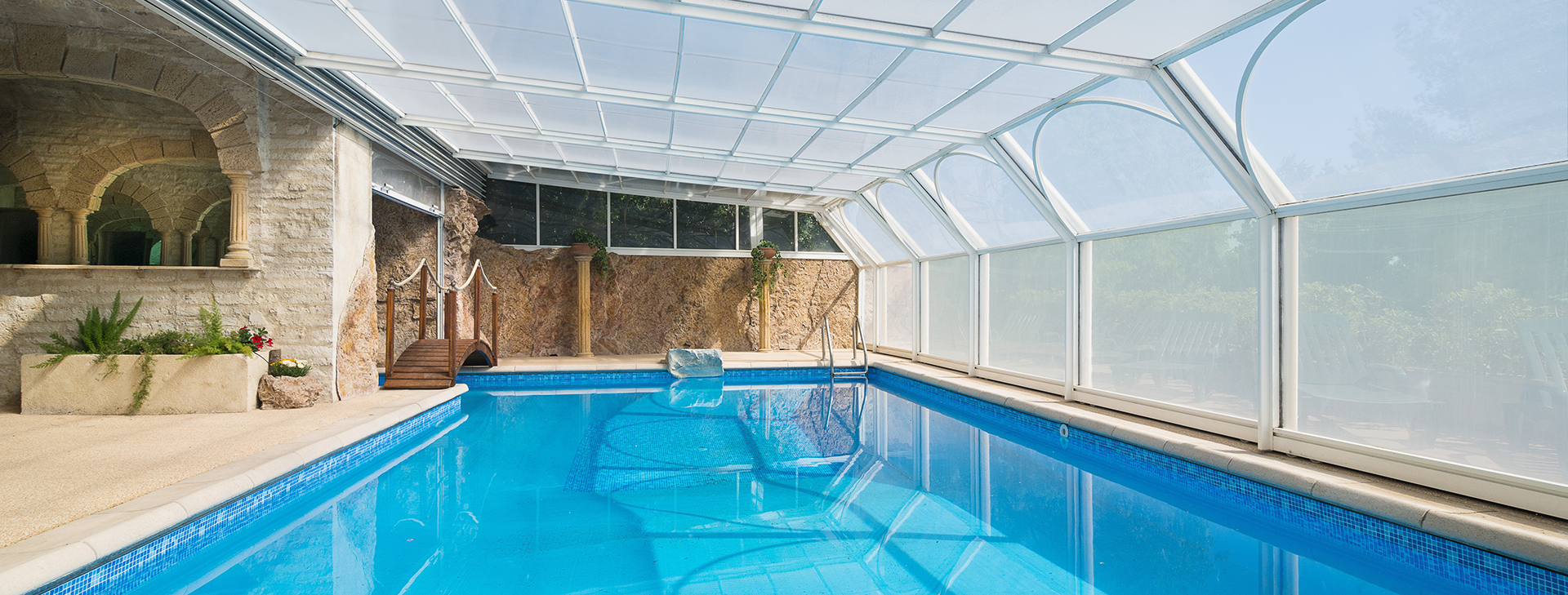 La piscine de l’espace détente du Logis du Mas, chambres d’hôtes dans l’Hérault