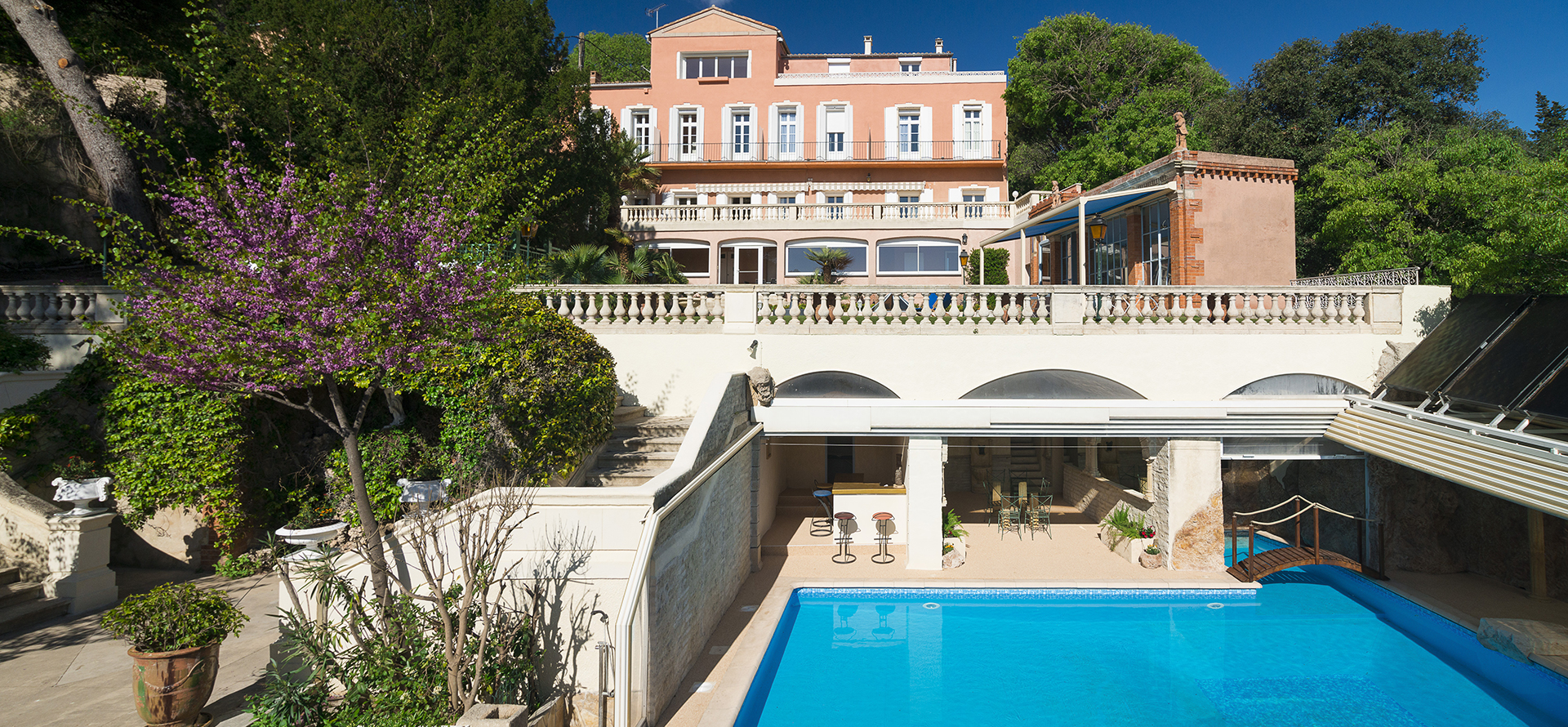 Swimming pool Logis du Mas, bed and breakfast in Hérault	